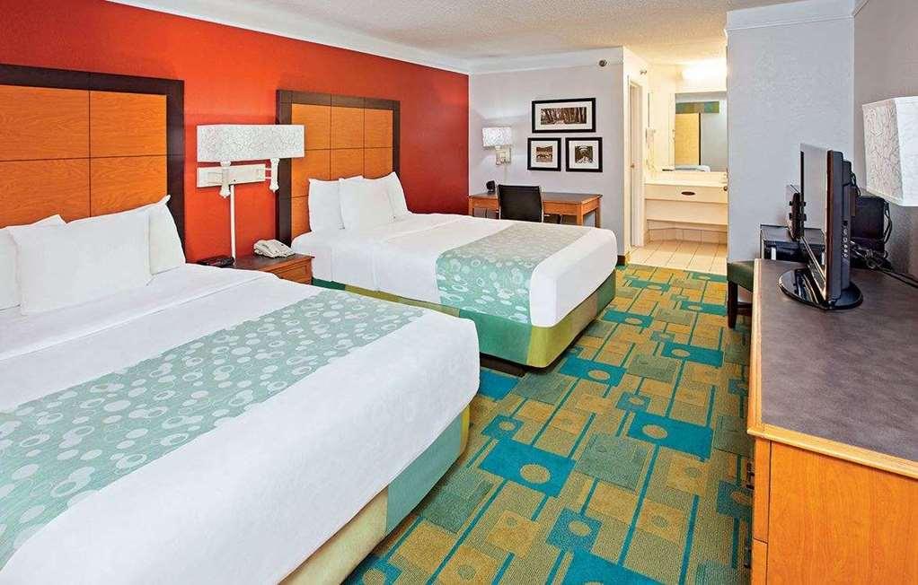 Baymont Inn & Suites Chattanooga Room photo