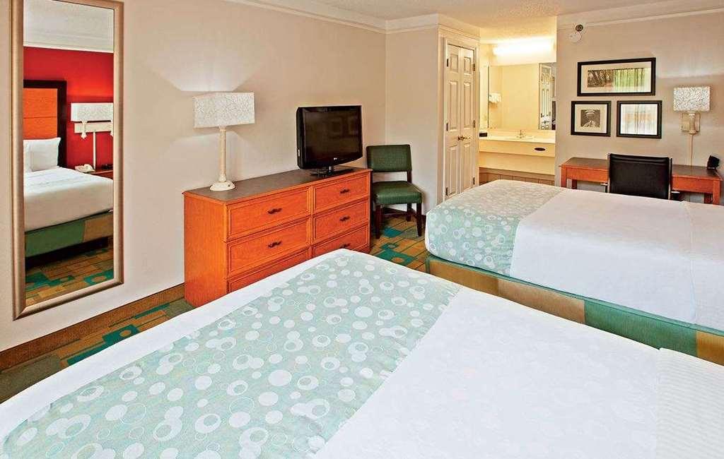 Baymont Inn & Suites Chattanooga Room photo